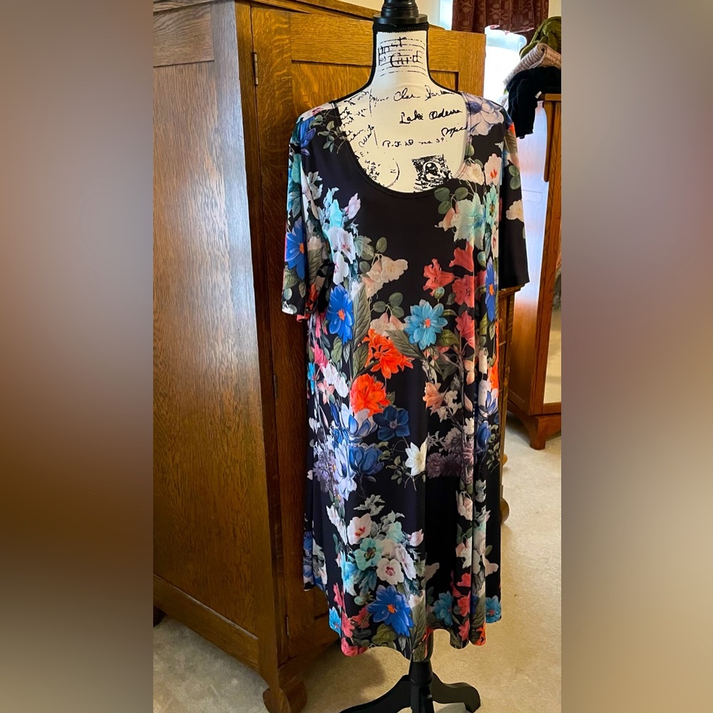 LBISSE Dress 2x Black with flowers